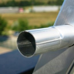 Handlauf mit Verjüngung für Flachdachgeländer mit Auflast Ballast 2500